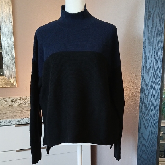 Victoria's Secret Sweaters - Victoria's Secret Active Wear Cotton Cashmere Blend Sweater Navy & Black Size L
